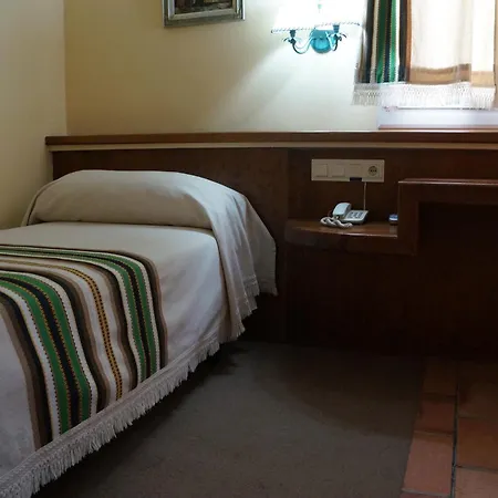 Balneario De Alicún De Torres Hotel 2*