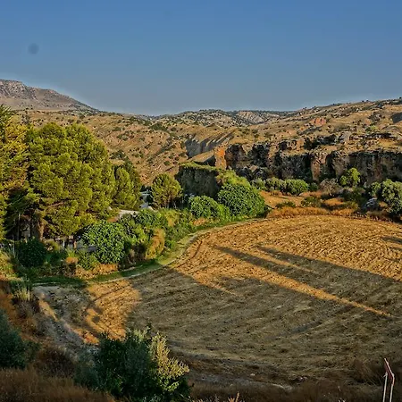 Balneario De Alicun De Torres فندق