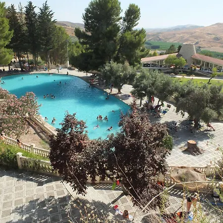 Balneario De Alicun De Torres 2*